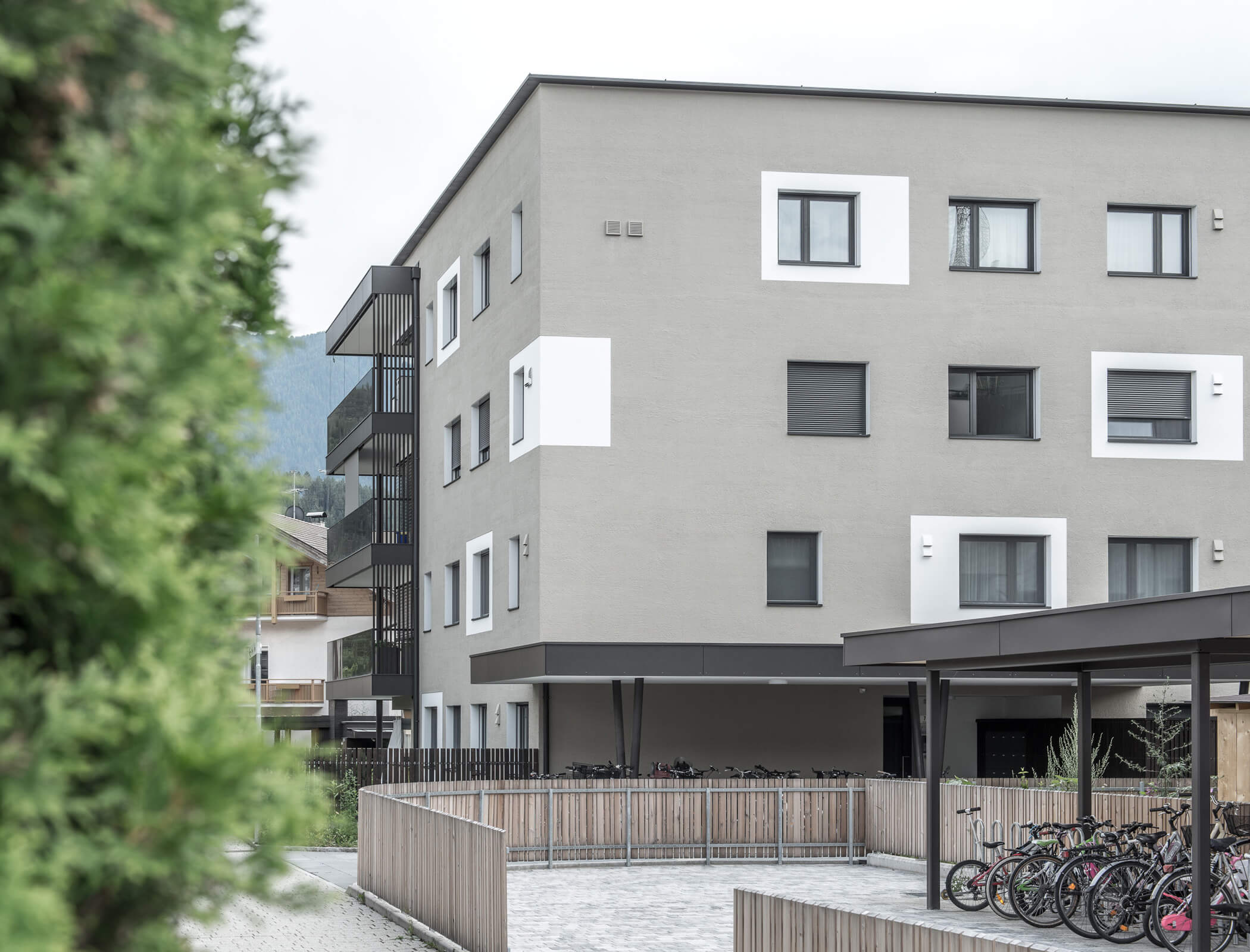 Edificio residenziale a Stegona - Ingresso